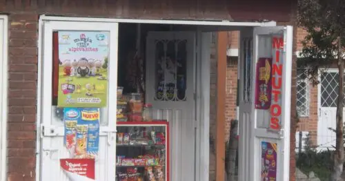 CIGARRERÍA EL PAISA CARRERA 81 CON 70 CIGARRERÍA EL PAISA CARRERA 81 CON 70